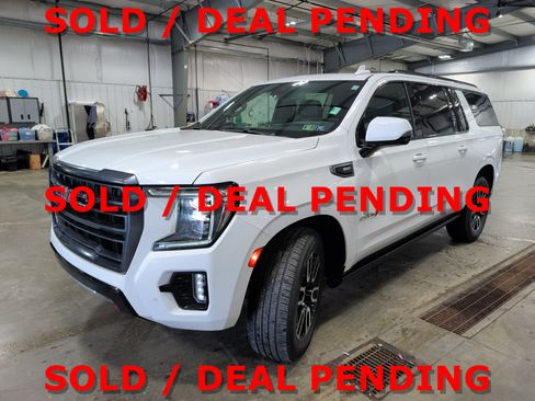 Used 2023 GMC Yukon XL AT4 w/ Technology Package image 6