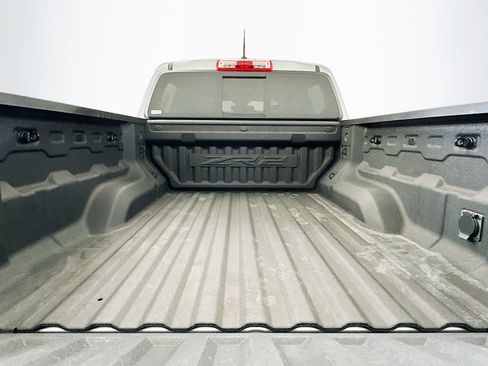 Used 2024 Chevrolet Colorado ZR2 w/ ZR2 Convenience Package III image 31