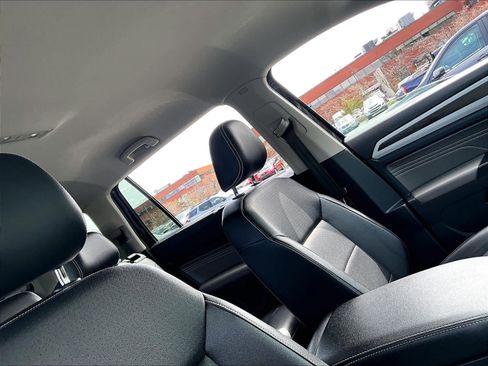 Used 2021 Volkswagen Atlas SE image 23