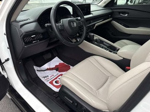 Used 2025 Honda Accord EX-L image 10