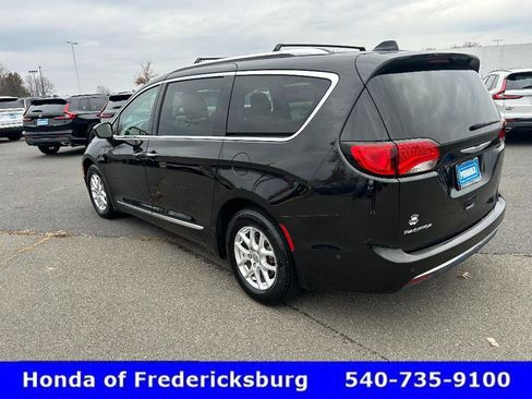 Used 2020 Chrysler Pacifica Touring-L w/ Advanced Safetytec Group image 4