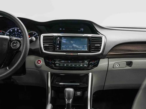 Used 2017 Honda Accord EX image 13