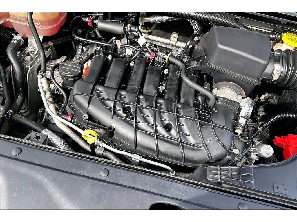 Used 2022 Chrysler Pacifica Touring-L FWD image 32