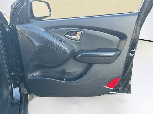 Used 2010 Hyundai Tucson GLS w/ Popular Equipment Pkg 2 FWD image 28