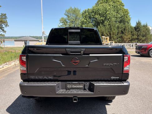 Used 2024 Nissan Titan PRO-4X w/ Pro-4x Convenience Package image 5