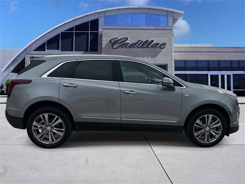 Used 2025 Cadillac XT5 Premium Luxury image 4
