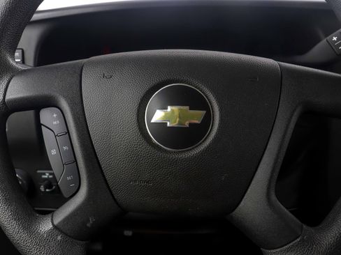 Used 2025 Chevrolet Express 2500 w/ Driver Convenience Package image 23