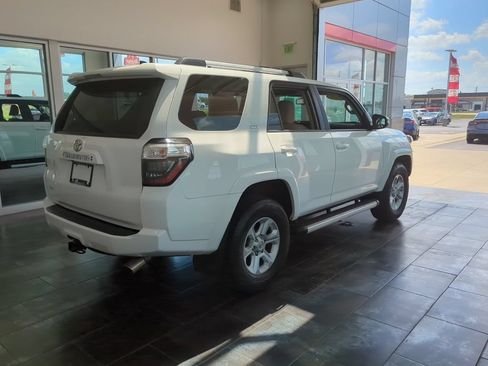 Used 2021 Toyota 4Runner SR5 Premium w/ Moonroof Package AWD/4WD image 5
