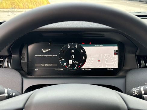 Used 2025 Land Rover Discovery Sport S image 29