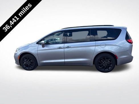 Used 2021 Chrysler Pacifica Touring w/ S Appearance Package AWD/4WD image 2
