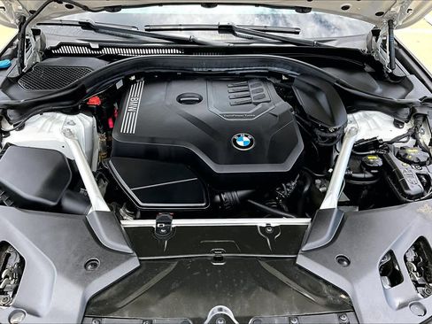 Used 2020 BMW 530i w/ Premium Package RWD image 32
