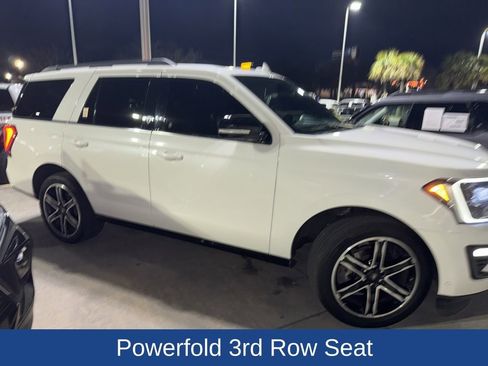 Used 2021 Ford Expedition Limited image 3