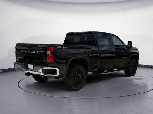 Used 2026 Chevrolet Silverado 2500 LT AWD/4WD image 8