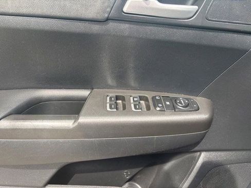 Used 2022 Kia Sportage LX AWD/4WD image 13
