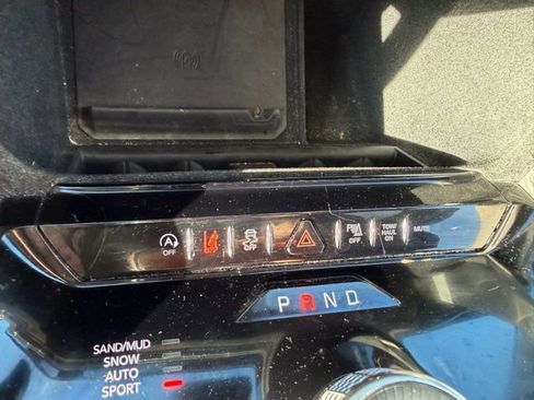 Used 2022 Jeep Wagoneer Series II w/ Rear Seat Video Group 1 image 33