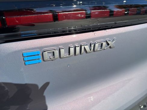 New 2026 Chevrolet Equinox EV LT image 31