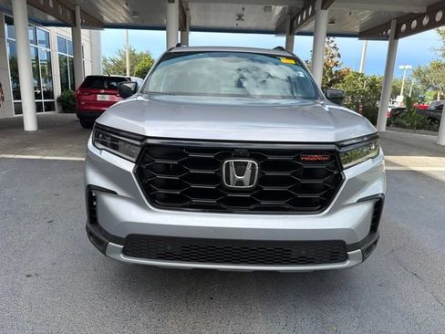 Certified 2025 Honda Pilot TrailSport image 2