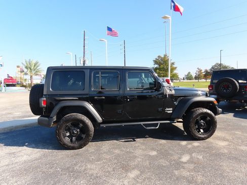 Used 2019 Jeep Wrangler Unlimited Sport S image 10