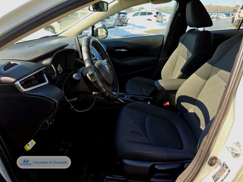 Used 2021 Toyota Corolla LE FWD image 9