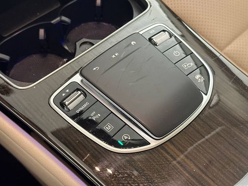 Used 2022 Mercedes-Benz GLC 300 image 7