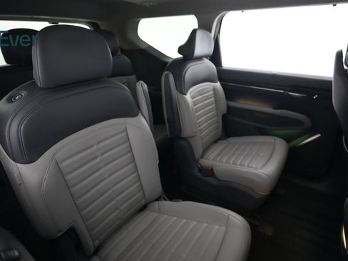 Used 2024 Kia EV9 Land AWD/4WD image 5