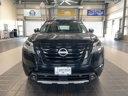 Used 2023 Nissan Pathfinder SL w/ SL Premium Package image 2