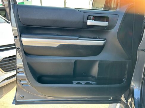 Used 2016 Toyota Tundra SR5 w/ SR5 Upgrade Package RWD image 12