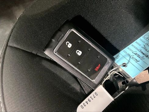 Used 2024 Jeep Grand Cherokee Laredo w/ Trailer Tow Package image 13