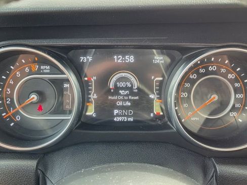 Used 2020 Jeep Wrangler Unlimited Sahara AWD/4WD image 26