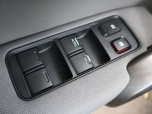 Used 2011 Honda CR-V LX image 26