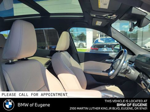 Used 2024 BMW X1 xDrive28i AWD/4WD image 11