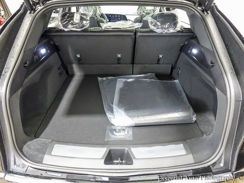 New 2025 Cadillac Lyriq Luxury w/ LPO, Floor Liner Package image 19