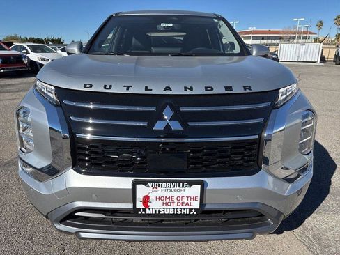 New 2026 Mitsubishi Outlander SE FWD image 2