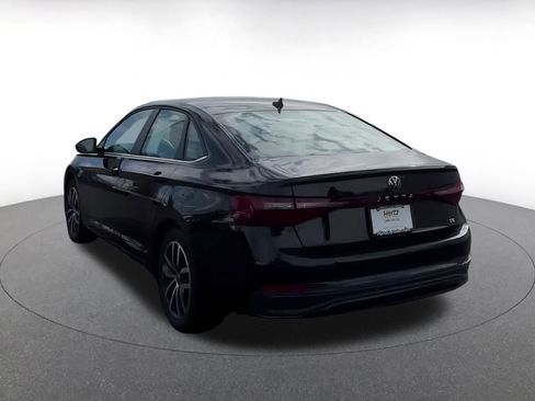 Used 2025 Volkswagen Jetta SE image 10