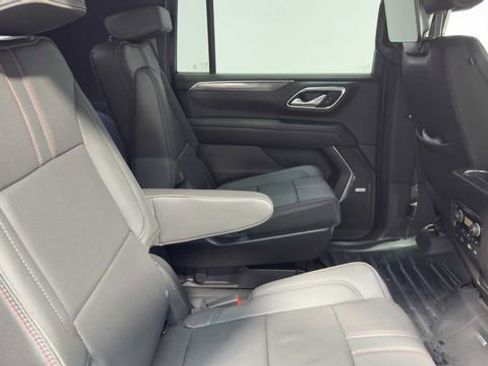 Used 2024 Chevrolet Suburban RST w/ Luxury Package RWD image 17