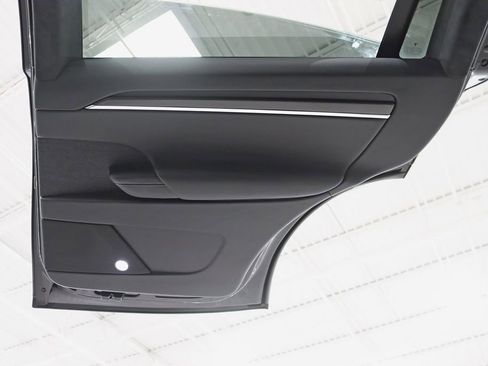 Used 2023 Tesla Model X Plaid image 30