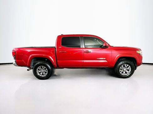 Used 2018 Toyota Tacoma SR5 w/ SR5 Appearance Package (SM) RWD image 10