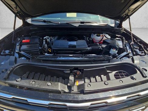 Used 2025 Chevrolet Suburban High Country AWD/4WD image 24