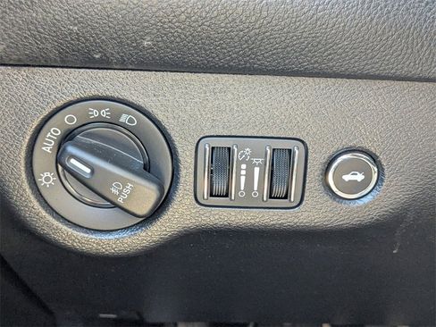 Used 2020 Dodge Challenger SXT w/ Blacktop Package image 20