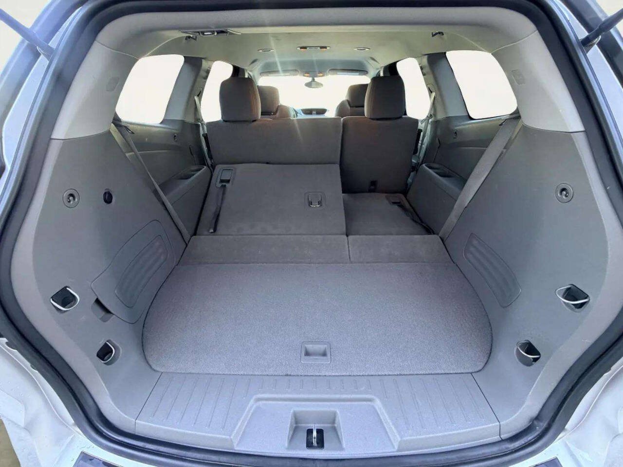 Used 2017 Chevrolet Traverse LS FWD image 6
