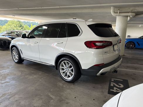 Used 2020 BMW X5 xDrive40i w/ Premium Package AWD/4WD image 3