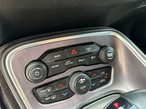 Used 2018 Dodge Challenger SXT Plus RWD image 27