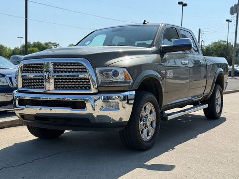 Used 2014 RAM 2500 Laramie AWD/4WD image 2