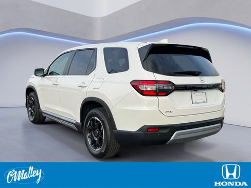 Certified 2025 Honda Pilot EX-L image 3