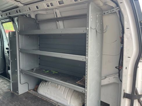 Used 2014 Chevrolet Express 2500 RWD image 8