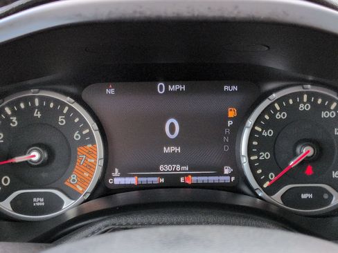 Used 2021 Jeep Renegade Latitude AWD/4WD image 26