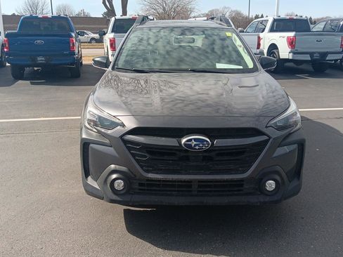 Used 2025 Subaru Outback Premium image 12