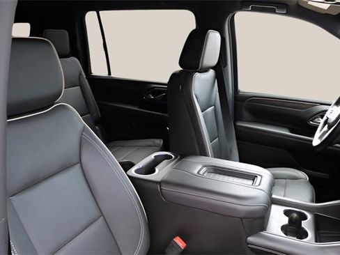 Used 2022 GMC Yukon XL SLT w/ SLT Luxury Package image 19