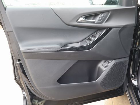 New 2026 Chevrolet Equinox LT w/ Convenience Package II image 11