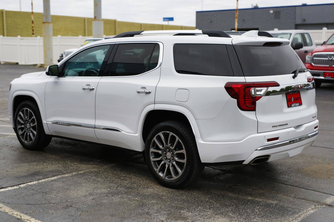 Used 2021 GMC Acadia Denali w/ Denali Ultimate Package AWD/4WD image 17